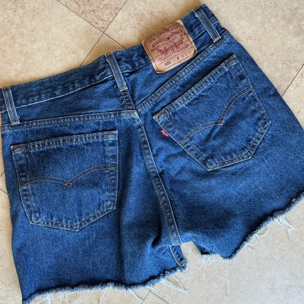 Levis 501 Denim Cut Off Shorts - Picture 2 of 3